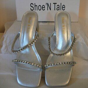 Shoe N Tale Silver Rhinestone ~2" Block Heeled Open Square Toe Sandals-Size 7